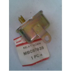 MB097935 MITSUBISHI  CANTER KORNA ROLE